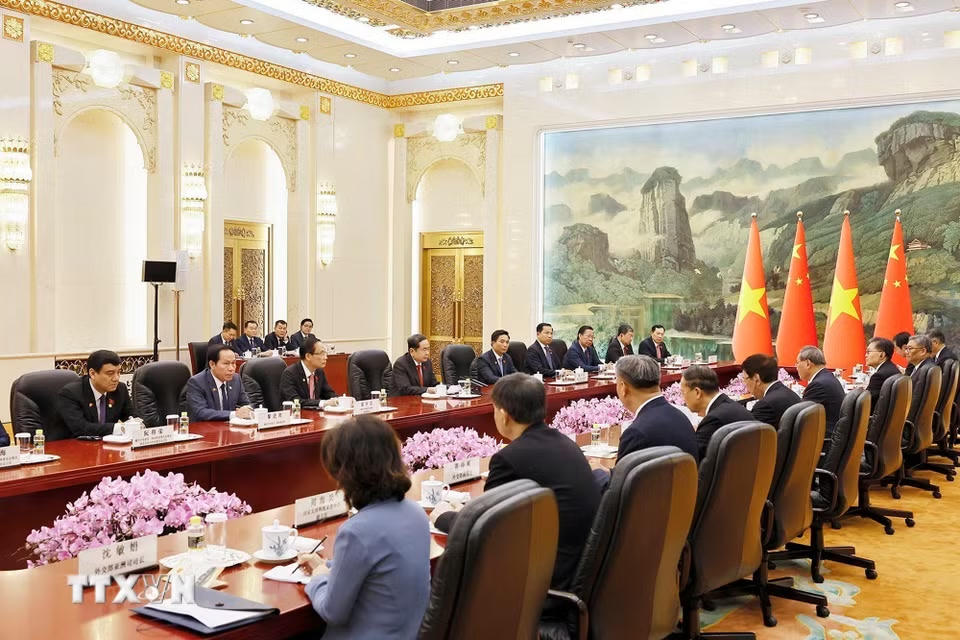 Chủ tịch Quốc hội Trần Thanh Mẫn hội kiến Thủ tướng Trung Quốc Lý Cường. (Ảnh: Doãn Tấn/TTXVN)