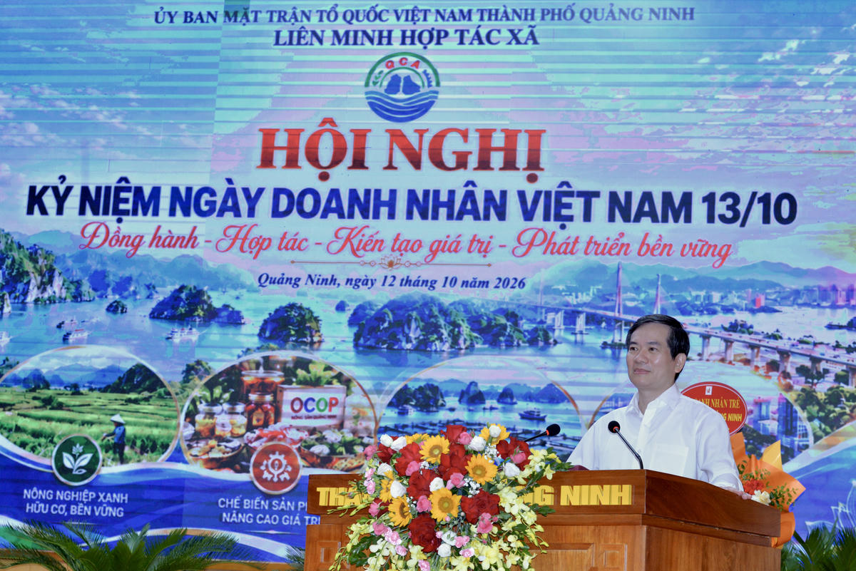 Phó Bí thư Thành ủy, Chủ tịch Ủy ban MTTQ Việt Nam TP Quảng Ninh Vũ Quyết Tiến phát biểu tại hội nghị.