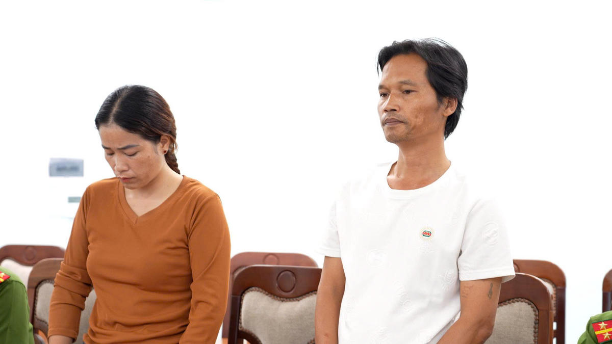 Vợ chồng Dương Thị Phượng và Đỗ Thành Tín tại cơ quan điều tra. Ảnh: TS.