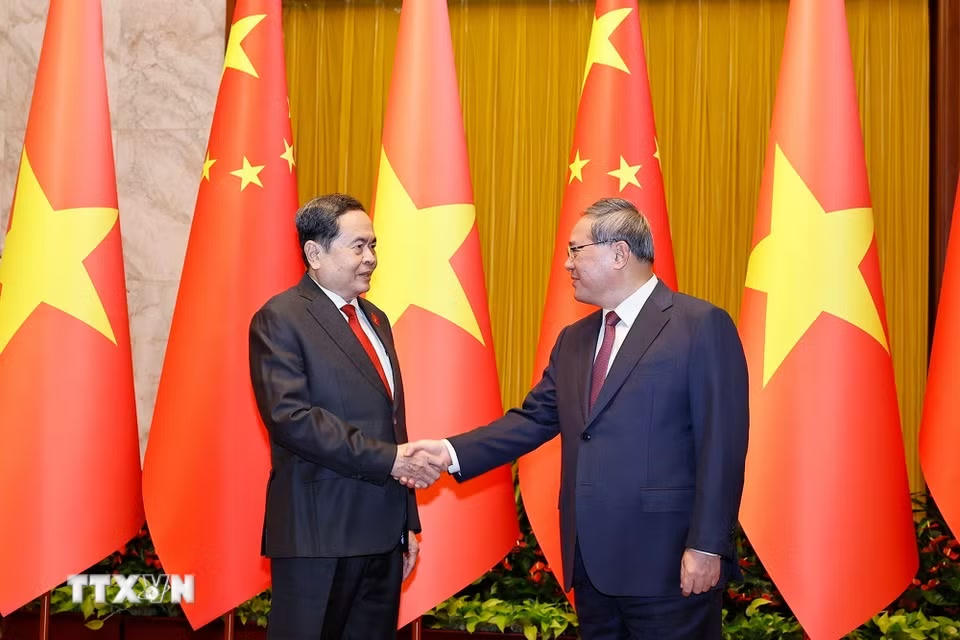 Chủ tịch Quốc hội Trần Thanh Mẫn hội kiến Thủ tướng Trung Quốc Lý Cường. (Ảnh: Doãn Tấn/TTXVN)