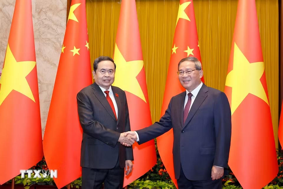 Chủ tịch Quốc hội Trần Thanh Mẫn hội kiến Thủ tướng Trung Quốc Lý Cường. (Ảnh: Doãn Tấn/TTXVN)