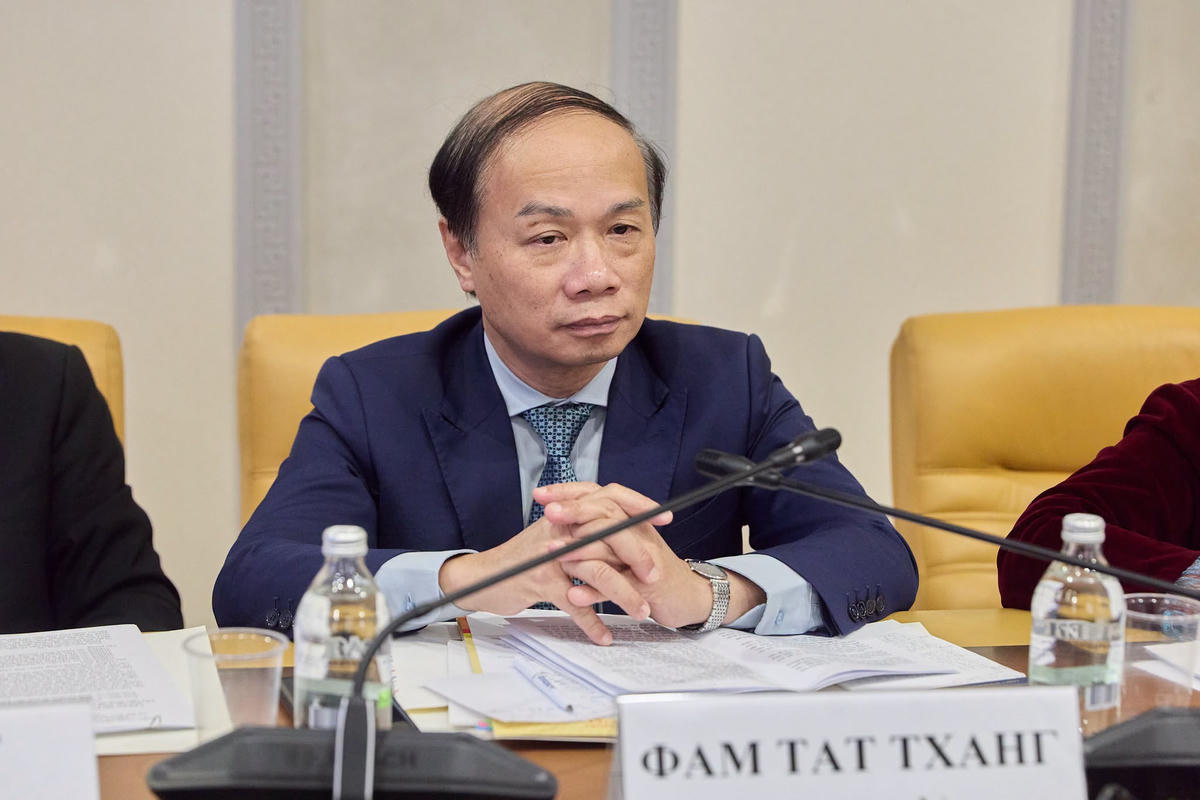Ông Phạm Tất Thắng - Ủy viên Trung ương Đảng, Phó Bí thư Đảng ủy MTTQ, các đoàn thể Trung ương phát biểu tại hội đàm.