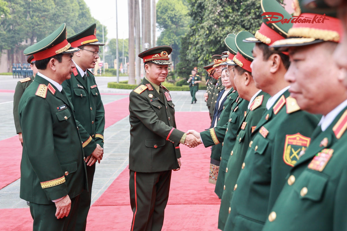 Đại tướng Phan Văn Giang chủ trì lễ đón Phó thủ tướng, Bộ trưởng Bộ Quốc phòng Lào