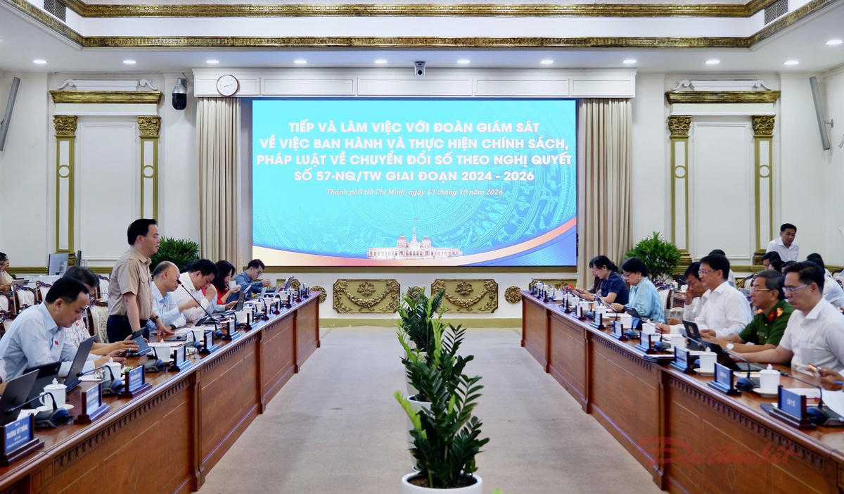 Quang cảnh buổi làm việc. Ảnh: H.LÊ.