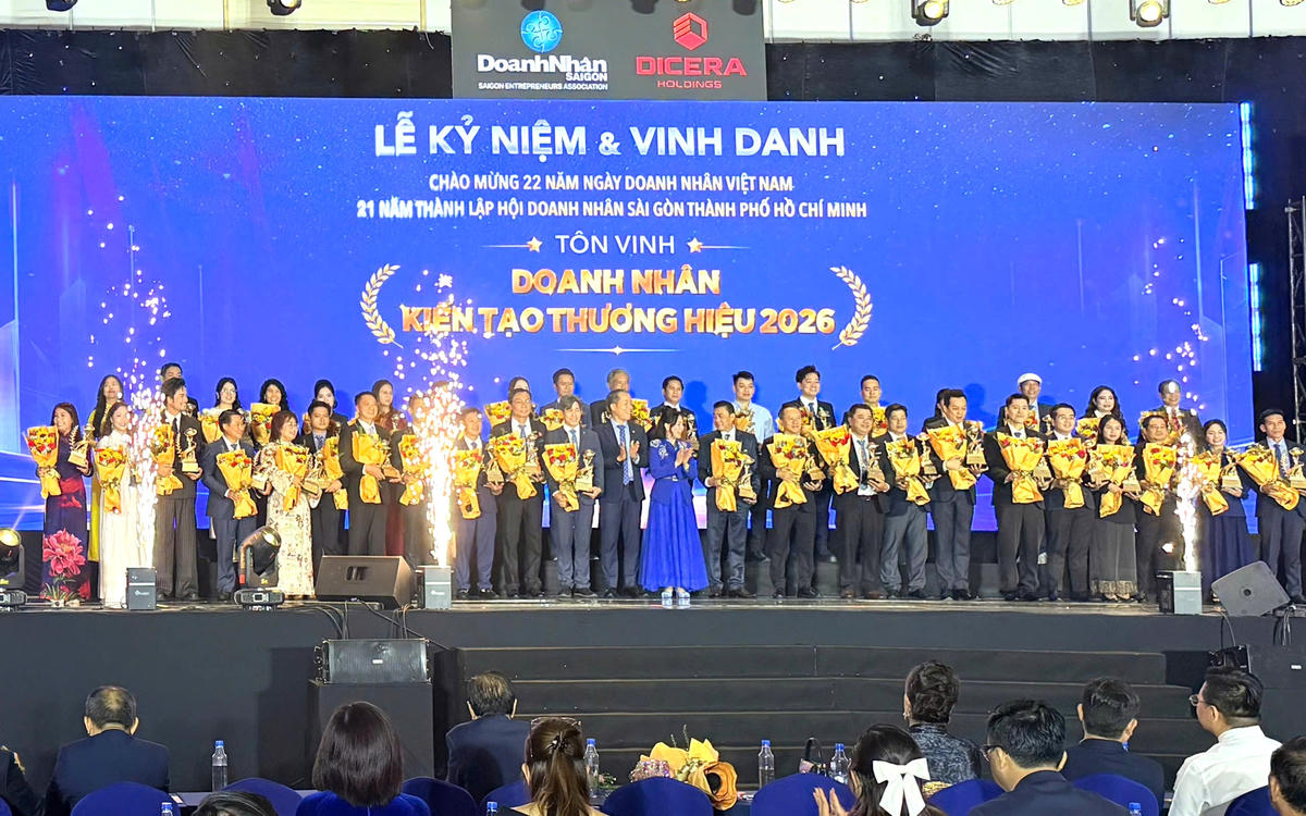Quang cảnh buổi lễ tôn vinh doanh nghiệp. Ảnh: H.T