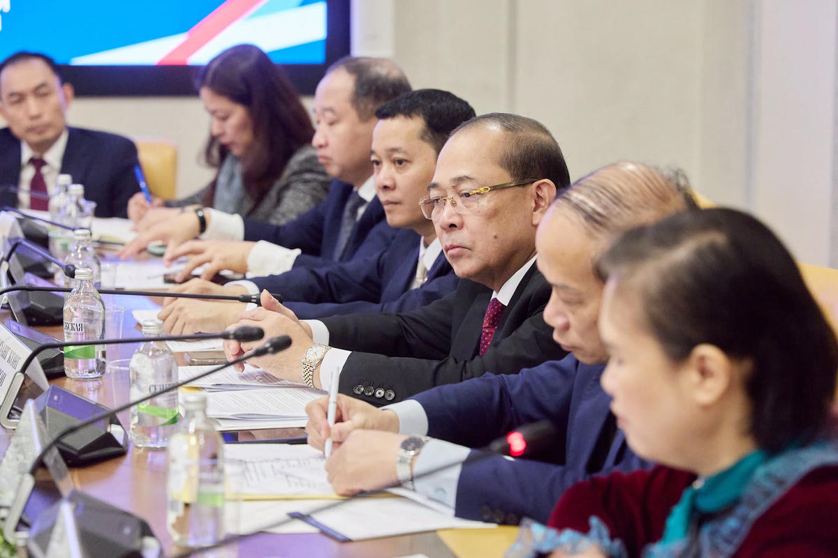 Đoàn đại biểu cấp cao Ủy ban Trung ương MTTQ Việt Nam tại hội đàm.