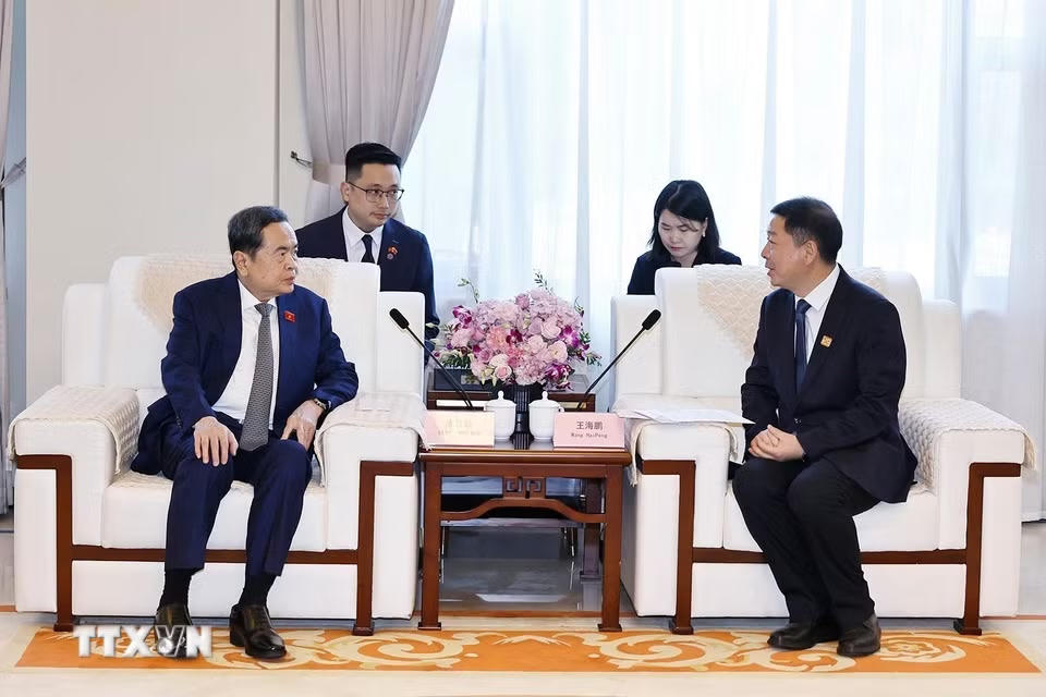 Chủ tịch Quốc hội Trần Thanh Mẫn tiếp Bí thư Thành ủy Diên An Vương Hải Bằng. (Ảnh: Doãn Tấn/TTXVN)