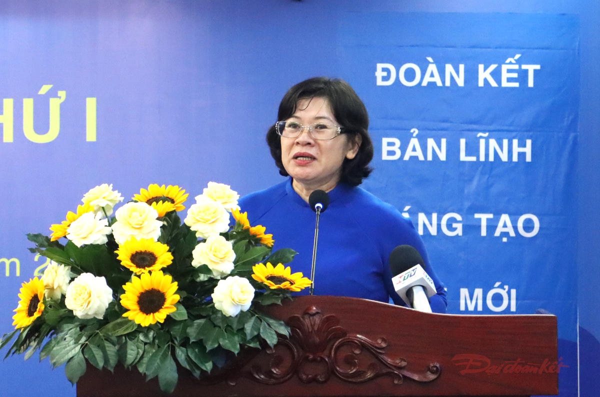 Bà Văn Thị Bạch Tuyết, Phó Bí thư Thành ủy TPHCM phát biểu tại đại hội. Ảnh: T.Luân
