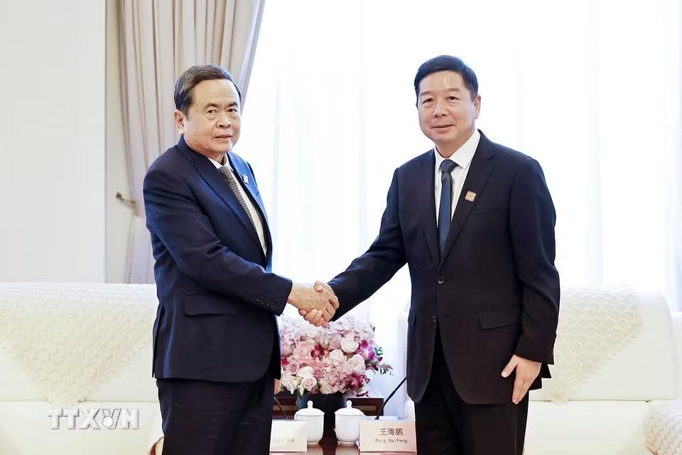 Chủ tịch Quốc hội Trần Thanh Mẫn tiếp Bí thư Thành ủy Diên An Vương Hải Bằng. (Ảnh: Doãn Tấn/TTXVN)