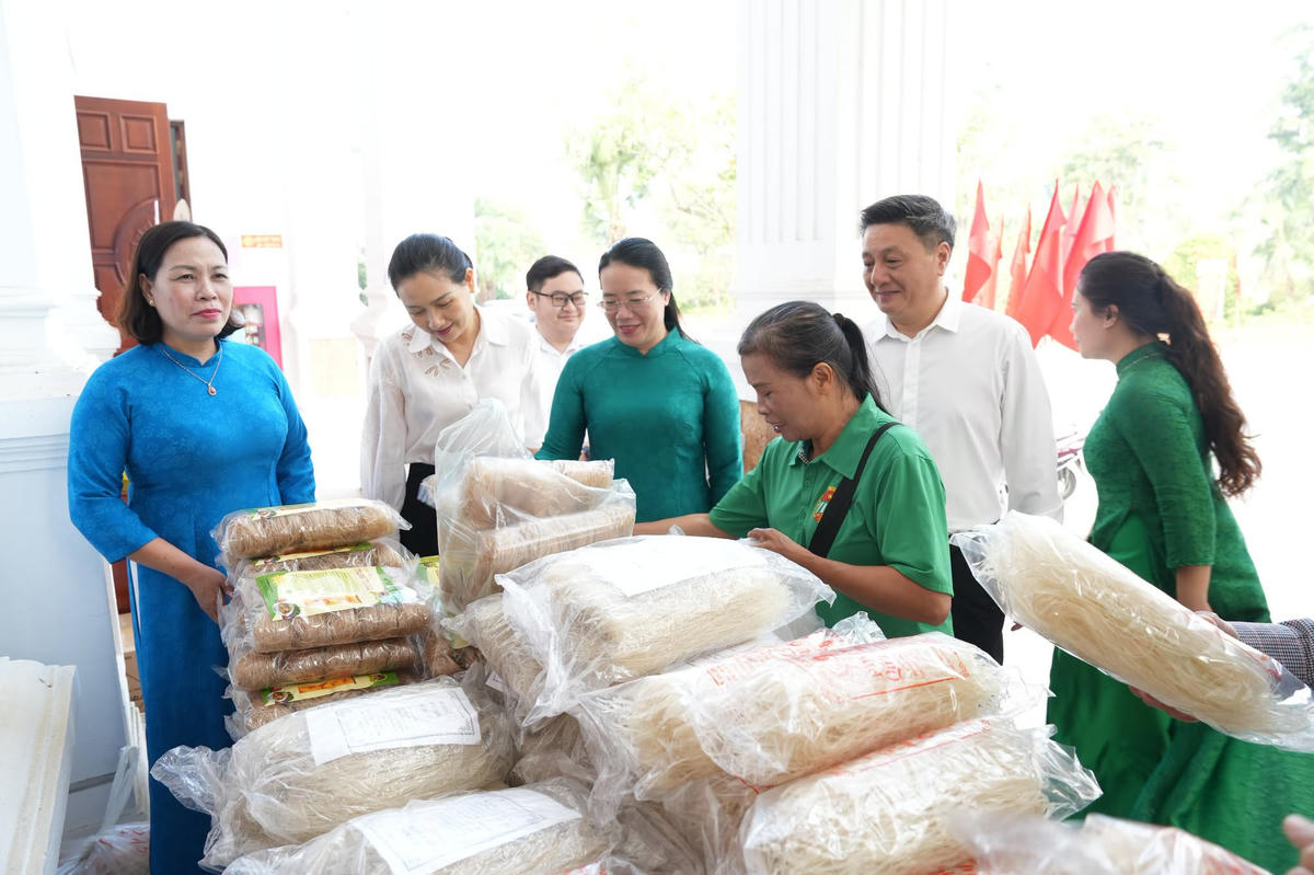 Hà Nội đề ra nhiệm vụ trọng tâm thúc đẩy chuyển đổi số, nâng cao hiệu quả liên kết tiêu thụ nông sản. Ảnh: MQ