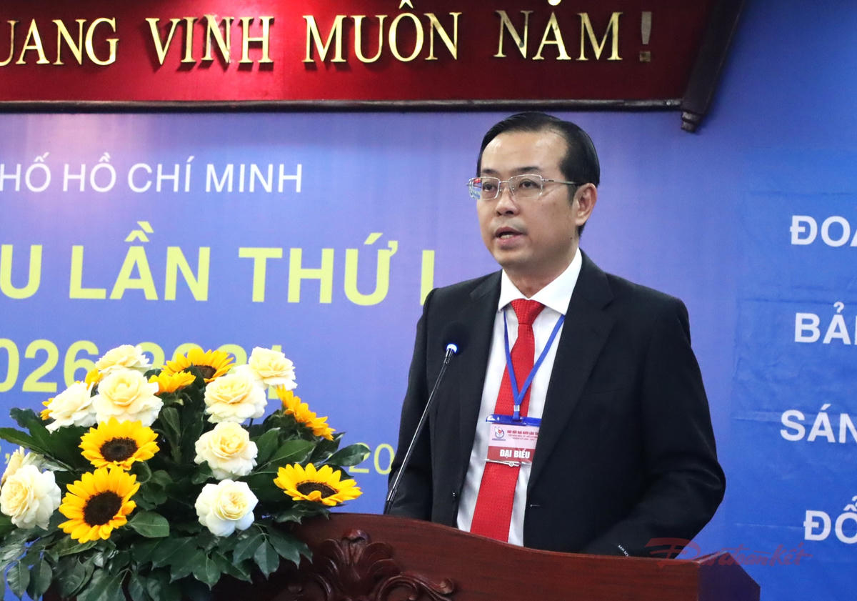 Ông Lê Văn Minh, Thành ủy viên, Tổng Giám đốc Cơ quan Báo và Phát thanh, Truyền hình TPHCM phát biểu tại đại hội. Ảnh: T.Luân