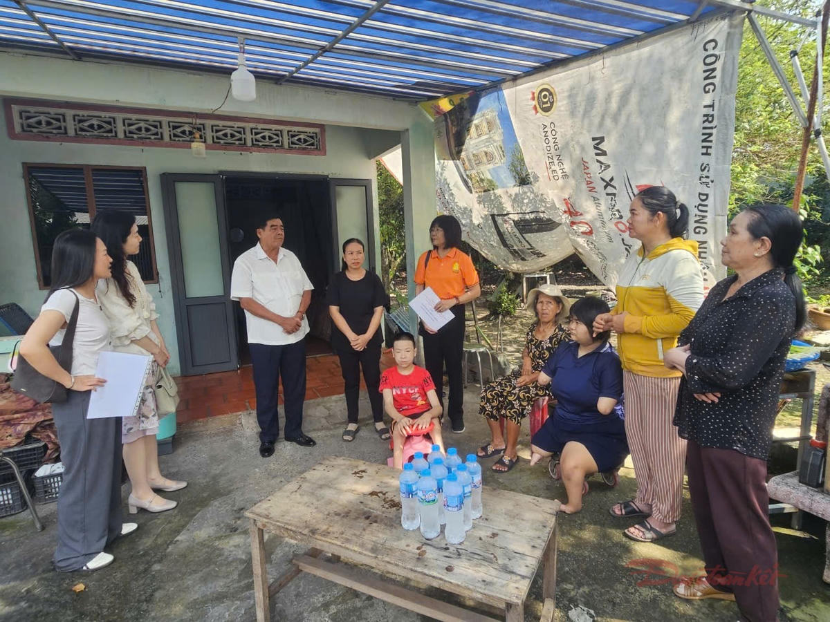 TPHCM: Trao phương tiện sinh kế hỗ trợ cho nạn nhân da cam