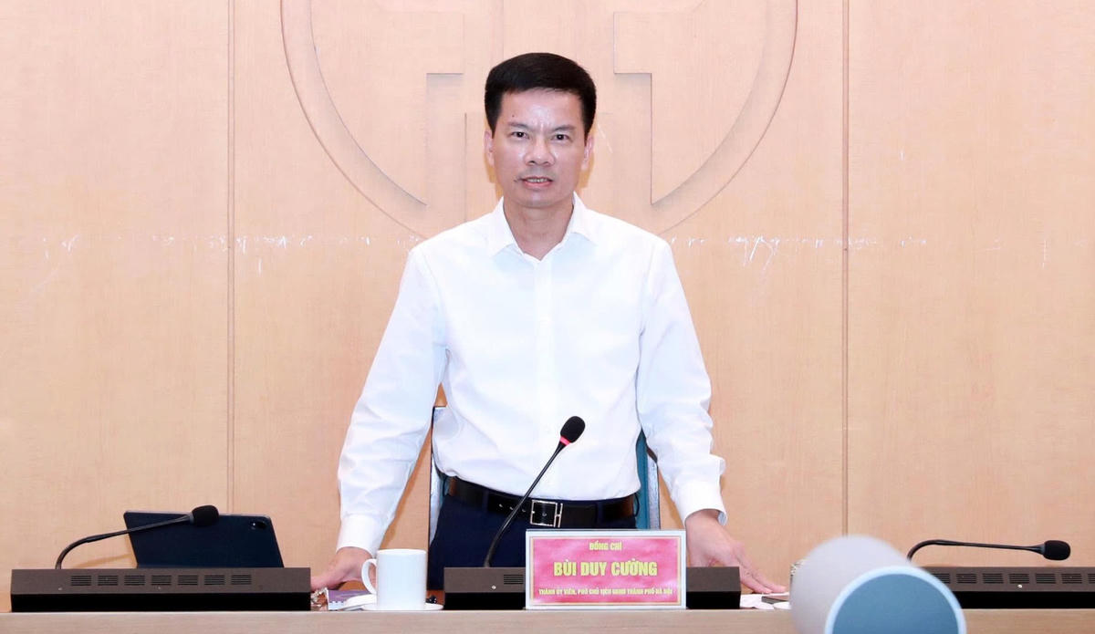 Ông Bùi Duy Cường - Phó Chủ tịch UBND TP Hà Nội phát biểu chỉ đạo tại cuộc họp.