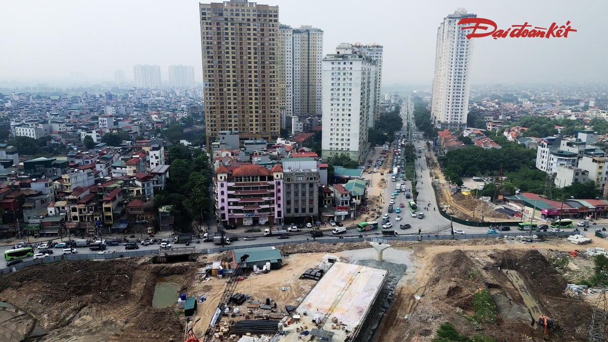Công trình nút giao Phạm Tu - đường 70 là hạng mục quan trọng thuộc dự án đường giao thông bao quanh Khu tưởng niệm Chu Văn An, được xác định có vai trò kết nối giao thông tại cửa ngõ phía Nam Hà Nội.