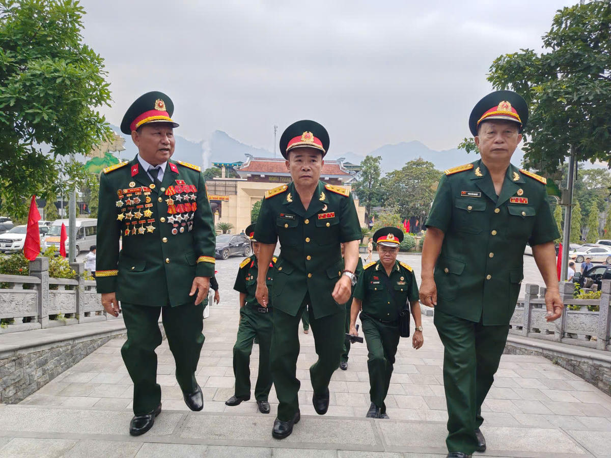 Phó Chủ tịch Thường trực Quốc hội Đỗ Văn Chiến dự Lễ truy điệu, an táng hài cốt liệt sĩ tại Nghĩa trang Vị Xuyên