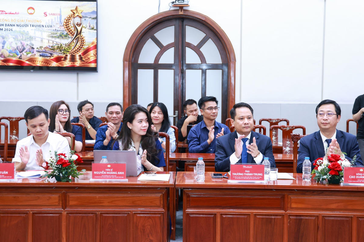 Các đại biểu tham dự Lễ công bố Chương trình “Vinh danh Người truyền lửa” cấp quốc gia năm 2026 do Báo Đại đoàn kết phối hợp với SABECO tổ chức. Ảnh: Quang Vinh.