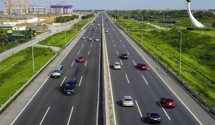 Bộ Xây dựng đang tiếp tục rà soát hệ thống báo hiệu, tổ chức giao thông trên các tuyến cao tốc. Ảnh minh hoạ.