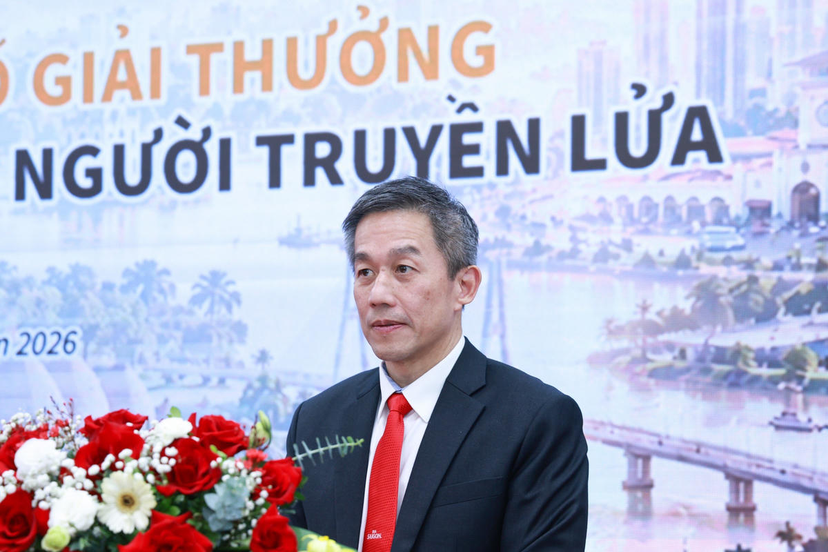 Ông Lester Tan, Tổng Giám đốc SABECO phát biểu tại Lễ công bố Giải thưởng “Vinh danh Người truyền lửa” năm 2026. Ảnh: Quang Vinh.