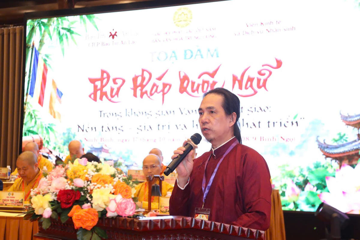 Các đại biểu trình bày tham luận tại tọa đàm. Ảnh: Lê Khánh