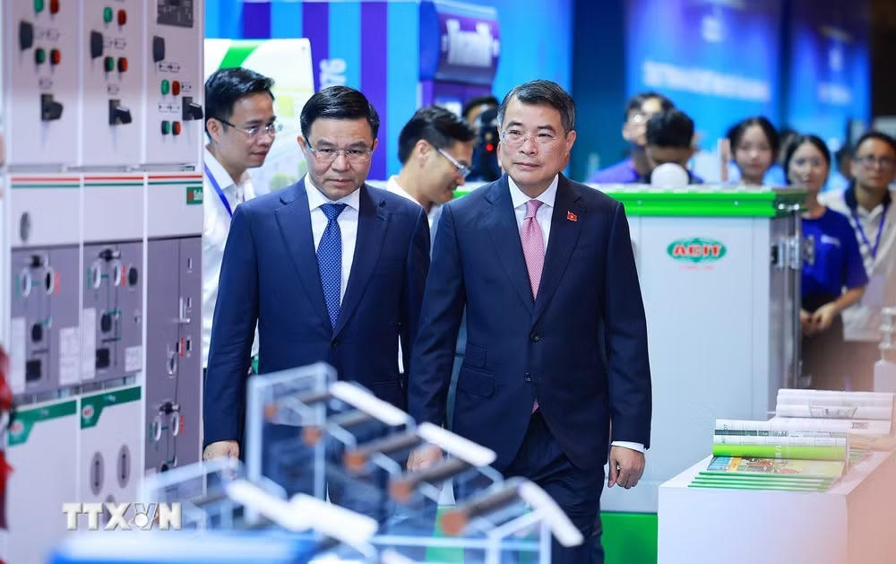 ttxvn_thu-tuong-du-le-cong-bo-san-pham-dat-thuong-hieu-quoc-gia-viet-nam-lan-thu-10-10.jpg