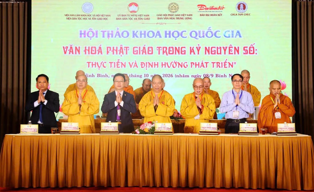 Chiều ngày 17/10, tại chùa Tam Chúc, tỉnh Ninh Bình, diễn ra hội thảo khoa học quốc gia “Văn hóa Phật giáo Việt Nam trong kỷ nguyên số: Thực tiễn và định hướng phát triển”. Ảnh: Lê Khánh.