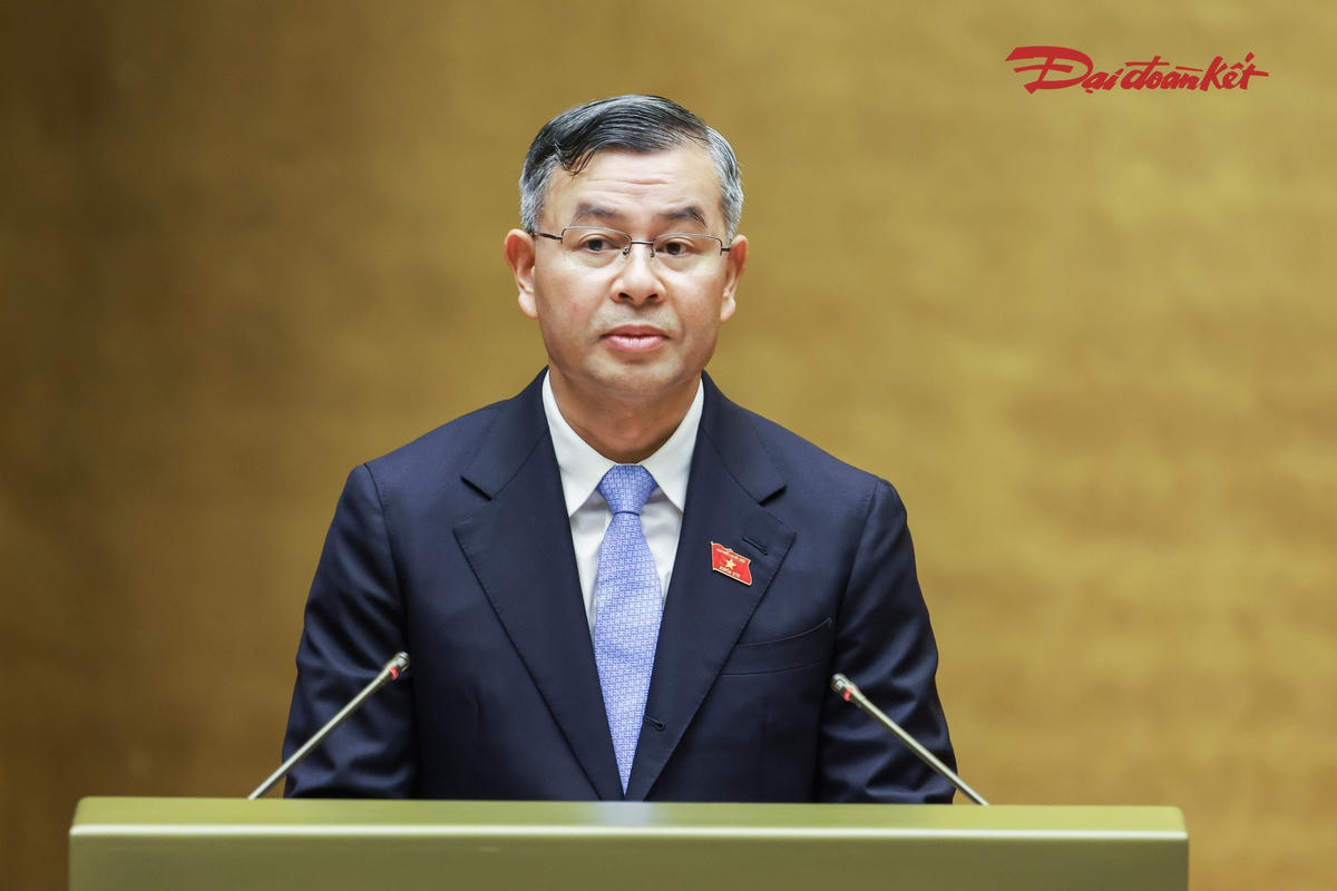 Bộ trưởng Bộ Tài chính Ngô Văn Tuấn cho biết, thu ngân sách nhà nước năm 2026 ước đạt hơn 3,05 triệu tỷ đồng, vượt 20,8% dự toán. Ảnh: Quang Vinh