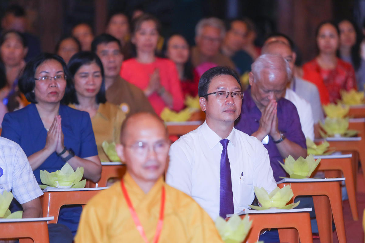 Tiến sĩ Nguyễn Văn Thanh, Ủy viên Đoàn Chủ tịch, Trưởng ban Dân tộc và Tôn giáo UBTƯ MTTQ Việt Nam tham dự lễ cầu nguyện 'Quốc thái dân an - thế giới hòa bình'. Ảnh: Lê Khánh
