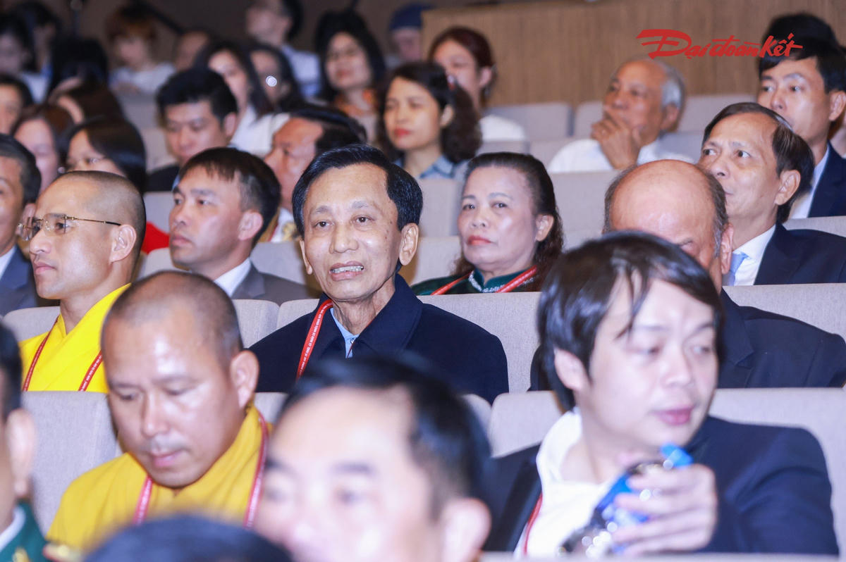 Chương trình có sự tham dự của 225 đại diện tổ chức, cá nhân có nhiều đóng góp cho công tác an sinh xã hội được biểu dương, vinh danh. Ảnh: Quang Vinh.