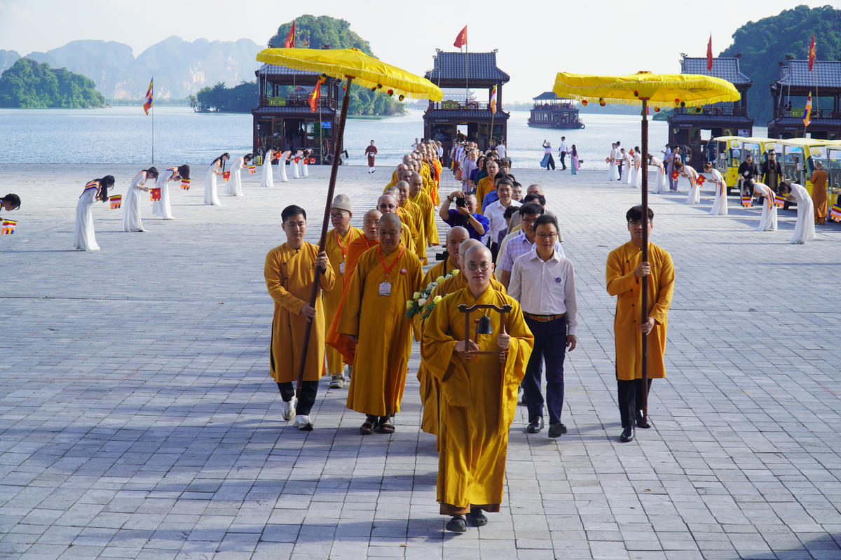 Hoạt động góp phần tạo nên điểm nhấn văn hóa, tâm linh trong chuỗi chương trình kỷ niệm 45 năm thành lập Ban Văn hóa Trung ương GHPGVN. Ảnh: Đình Minh