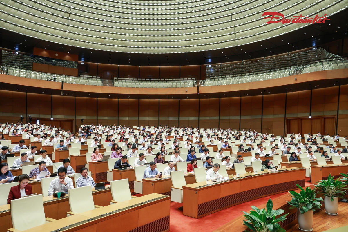 Quang cảnh phiên họp chiều 17/10. Ảnh: Quang Vinh