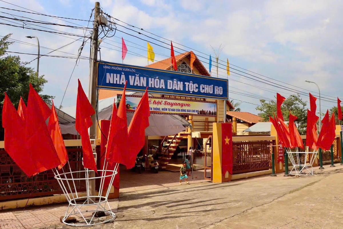 Khu phố Trung Sơn (phường Xuân Lộc) ngày càng phát triển theo hướng khang trang, hiện đại và an ninh, trật tự. Ảnh: T.Đ