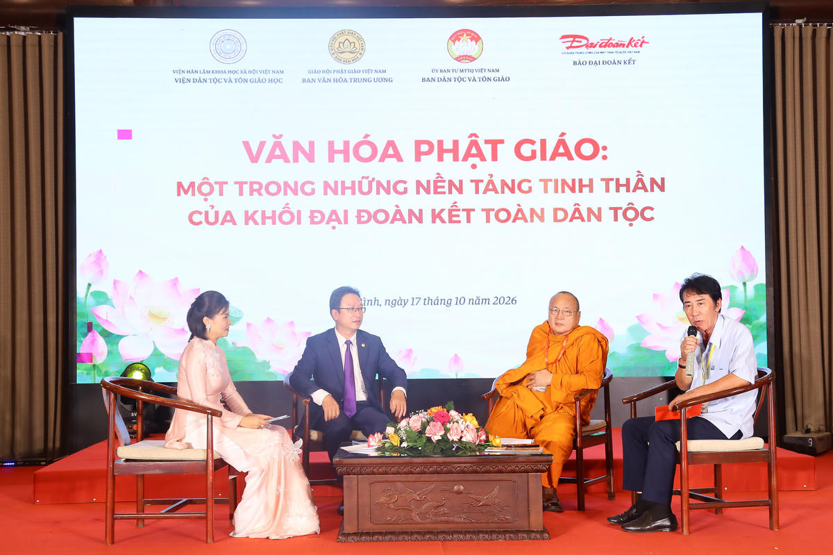 Phiên tọa đàm về văn hóa Phật giáo. Ảnh: Lê Khánh.