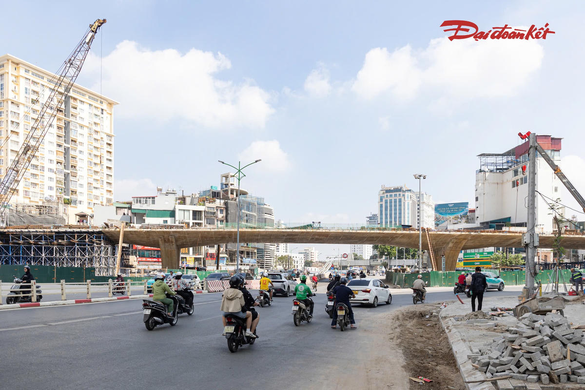 Đây là những hạng mục quan trọng để hoàn thiện dự án Vành đai 1 đoạn Hoàng Cầu - Voi Phục. Theo kế hoạch, hai cầu vượt phấn đấu hoàn thành trước ngày 31/12/2026. Toàn bộ dự án dự kiến hoàn thành trong năm 2026.