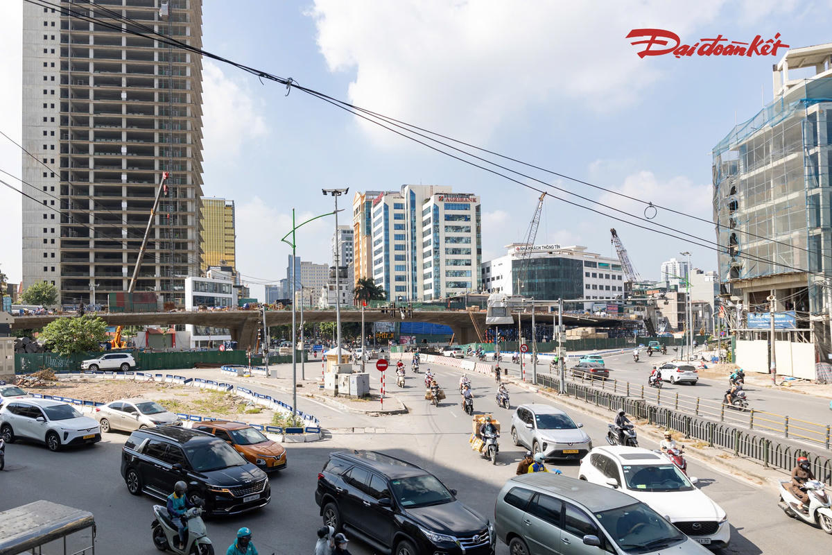 Vành đai 1 Hoàng Cầu - Voi Phục dần hoàn thiện, hai cầu vượt chạy đua về đích cuối năm