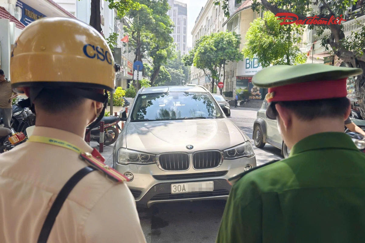 Theo đại diện Đội CSGT đường bộ số 1, sau thời gian triển khai các biện pháp bảo đảm trật tự đô thị, trật tự, an toàn giao thông, tình trạng dừng, đỗ xe sai quy định trên nhiều tuyến phố quanh khu vực phố cổ đã giảm rõ rệt. Việc duy trì kiểm tra, giám sát góp phần giữ thông thoáng các tuyến đường từng là điểm nghẽn giao thông, hướng tới xây dựng tuyến phố kiểu mẫu.