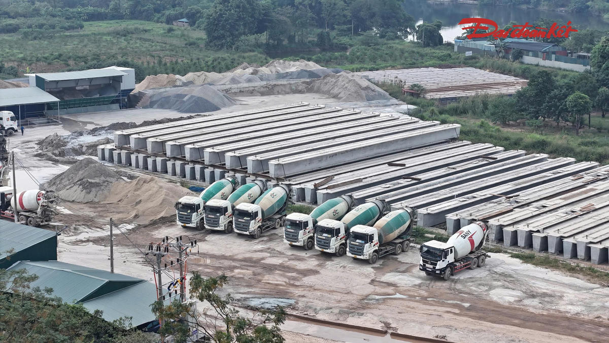 Cầu Thượng Cát sau một năm thi công: Ba trụ tháp dần thành hình giữa sông Hồng