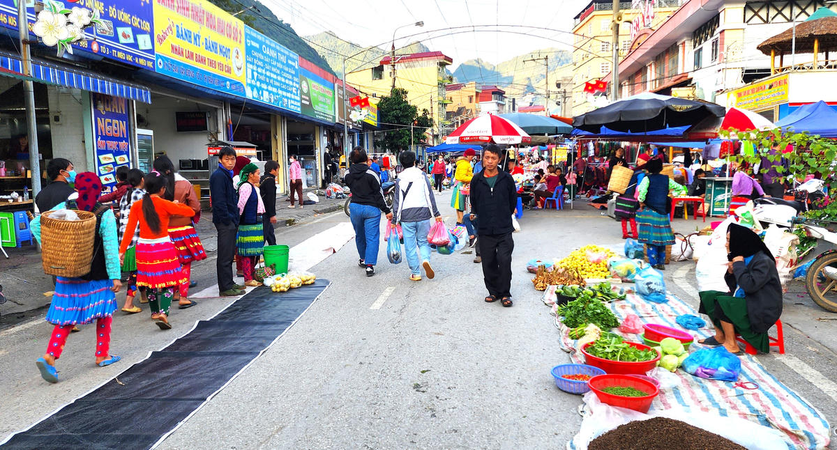 Phân cấp, phân quyền trong quản lý thương mại biên giới