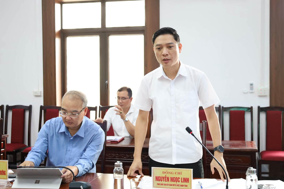 Ông Nguyễn Ngọc Linh, Phó Chủ tịch Ủy ban MTTQ Việt Nam tỉnh Lào Cai phát biểu tại buổi lễ. Ảnh: Mai Hiên.