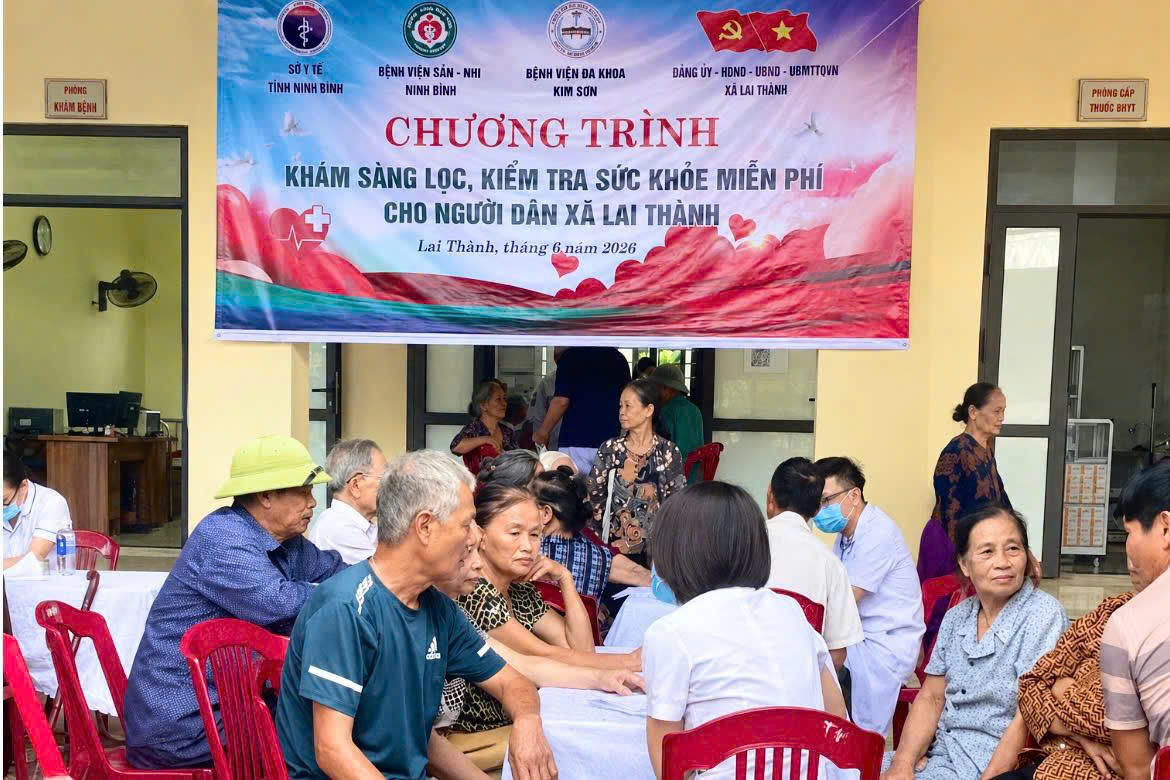 Chương trình khám sàng lọc, kiểm tra sức khỏe miễn phí đang được triển khai tại các địa phương trong tỉnh Ninh Bình. Trong ảnh: Chương trình được triển khai tại xã Lai Thành vào tháng 6/2026. Ảnh: Sở Y tế Ninh Bình.