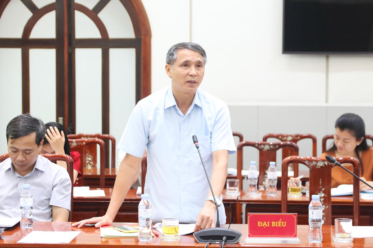 Ông Trần Quang Đạo - Phó Chủ tịch Ủy ban MTTQ Việt Nam thành phố Bắc Ninh phát biểu tại Hội thảo.