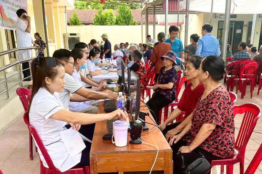 Tỉnh Ninh Bình đặt mục tiêu đến năm 2030, toàn dân ở tỉnh được khám sức khỏe định kỳ hoặc khám sàng lọc ít nhất mỗi năm một lần. Ảnh: Sở Y tế Ninh Bình.