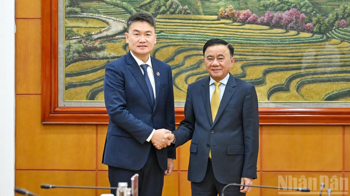 [Ảnh] Thường trực Ban Bí thư Trần Cẩm Tú tiếp Đoàn đại biểu Trung ương Đoàn Thanh niên Nhân dân Cách mạng Lào