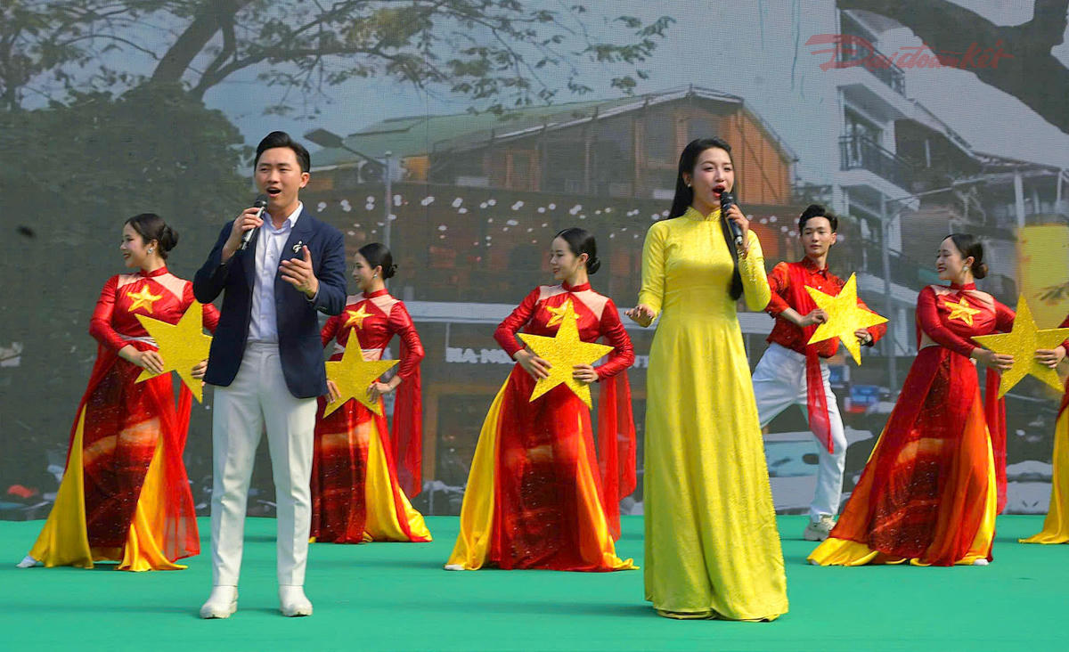 Những tiết mục nghệ thuật góp phần tôn vinh nét đẹp trong văn hóa, lối sống và cách ứng xử của người Hà Nội.