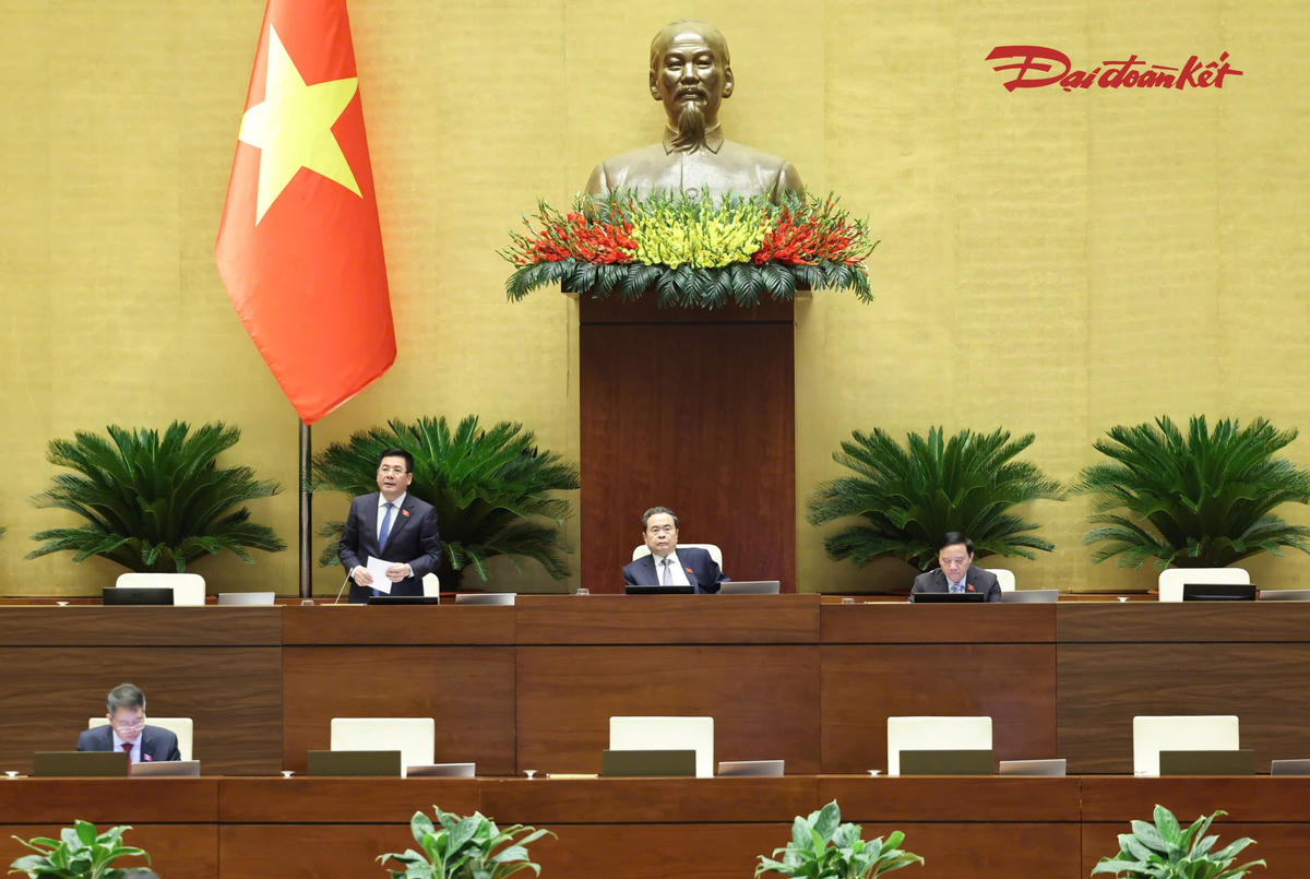 Quang cảnh phiên làm việc sáng 22/10. Ảnh: Quang Vinh