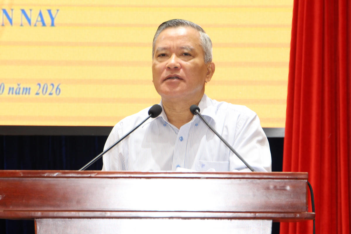 TS Nguyễn Văn Pha, Ủy viên Đoàn Chủ tịch, nguyên Phó Chủ tịch Ủy ban Trung ương MTTQ Việt Nam, nguyên Phó Chủ nhiệm Ủy ban Tư pháp của Quốc hội phát biểu tại hội thảo. Ảnh: QĐ.