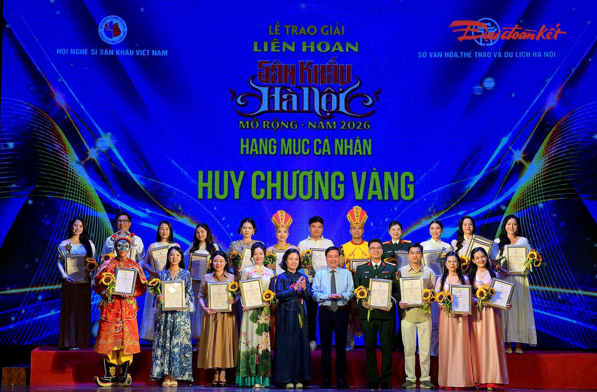 Ban Tổ chức trao 23 Huy chương Vàng hạng mục cá nhân.