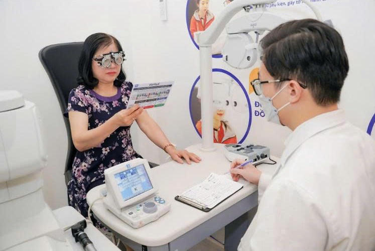Các chương trình đào tạo ngành kính được xây dựng theo từng định hướng chuyên môn.