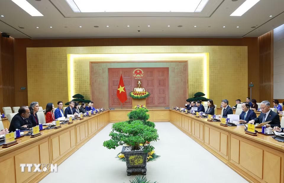 Thủ tướng Lê Minh Hưng tiếp bà Pauline Tamesis, Điều phối viên Thường trú Liên hợp quốc tại Việt Nam và Trưởng đại diện các tổ chức Liên hợp quốc tại Việt Nam. (Ảnh: Dương Giang/TTXVN)