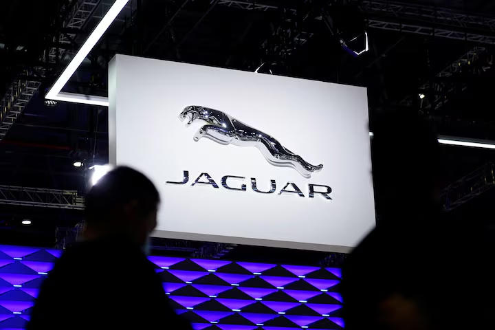 Jaguar thu hồi khoảng 94.000 xe tại Mỹ do lỗi camera lùi