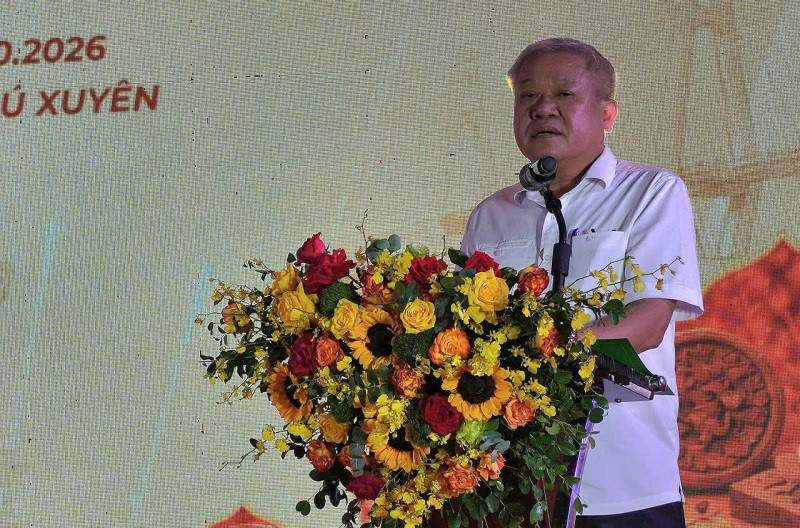 Phó Giám đốc Sở Nông nghiệp và Môi trường Hà Nội Nguyễn Mạnh Phương trình bày diễn văn khai mạc lễ hội. Ảnh: HNM